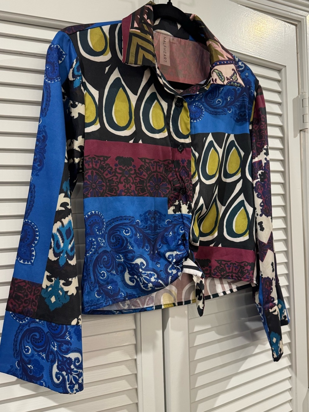 Womens Multi-Color Patterned Button-Front Blouse - Picture 2 of 7